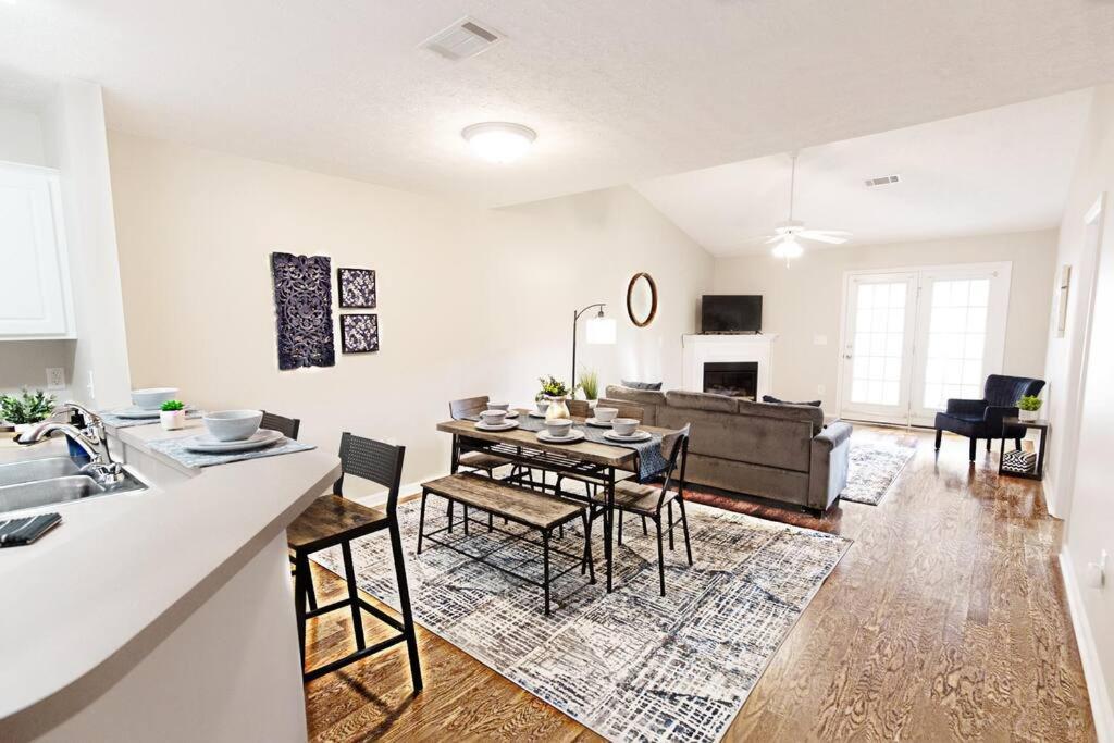 Apartment The Place & Prime Location Near I-20 *